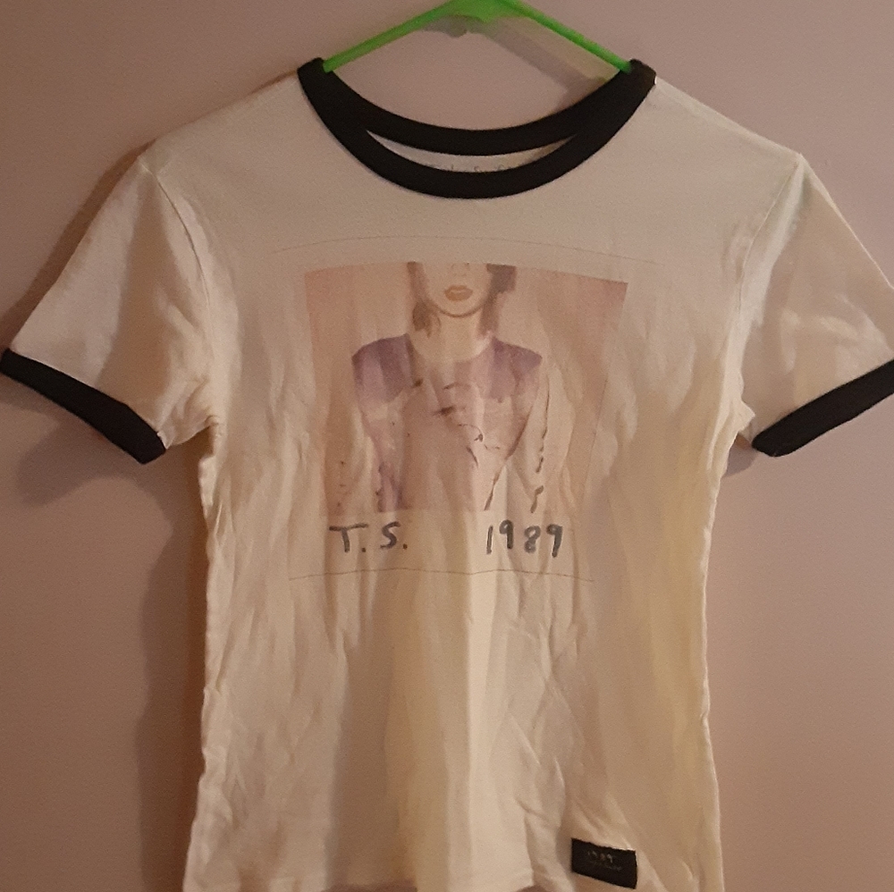 TAYLOR SWIFT 1989 WORLD TOUR TEE